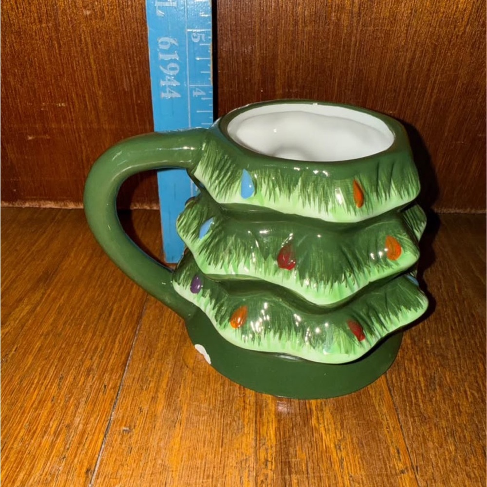 Retro Ceramic Christmas Tree Mug - Green with Multicolor Lights